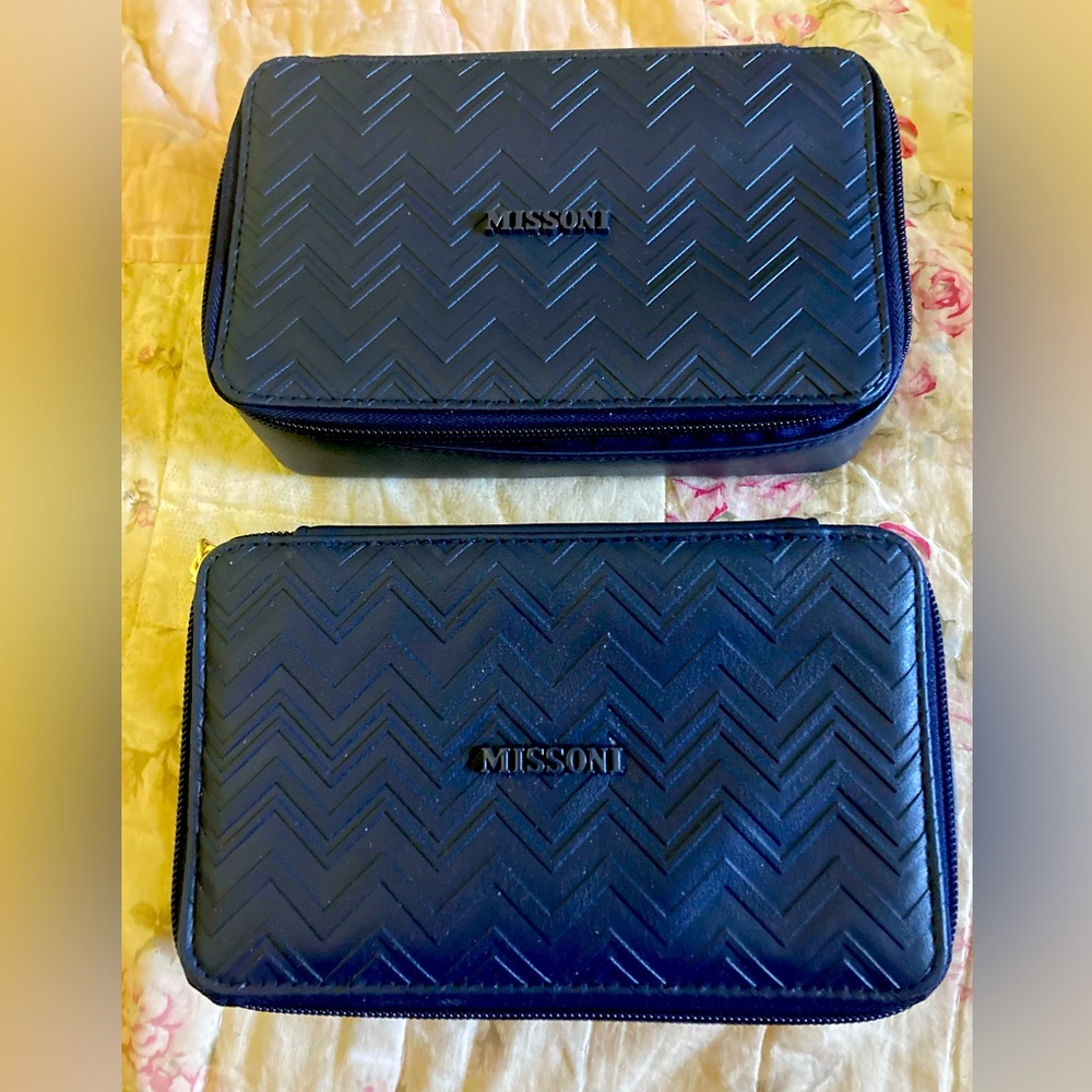 Two Missoni Navy Blue Chevron Clutch Delta One Amenities Kits